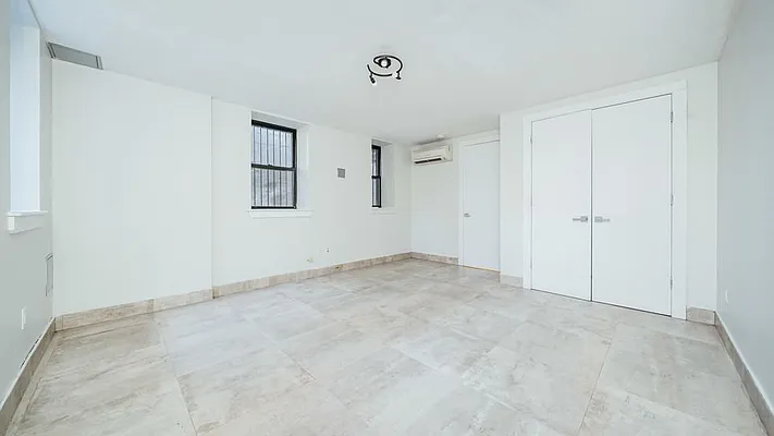 Rented by Nooklyn NYC LLC | media 44