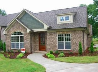 709 Box St, Athens, AL 35611