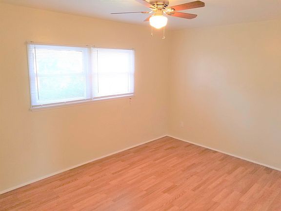 4th image of 1075 E Oakland Ave #1079