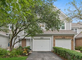 1211 Rhodes Ln, Naperville, IL 60540