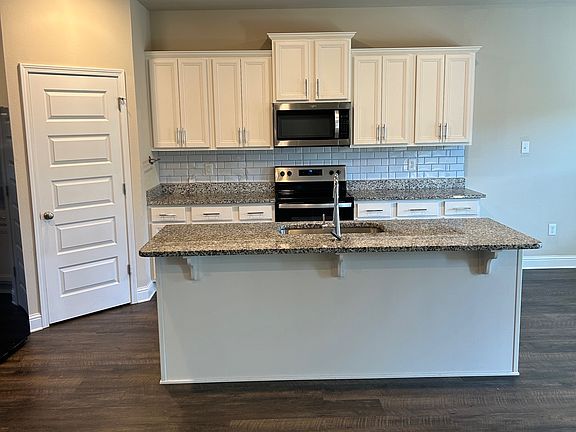 3rd image of 9466 Belle Creek Dr