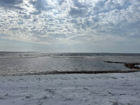 2346 Us Highway 98, Carrabelle, FL 32322