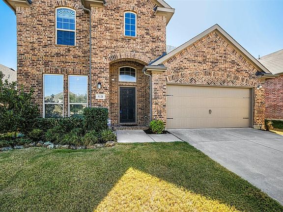 3rd image of 5121 Datewood Ln