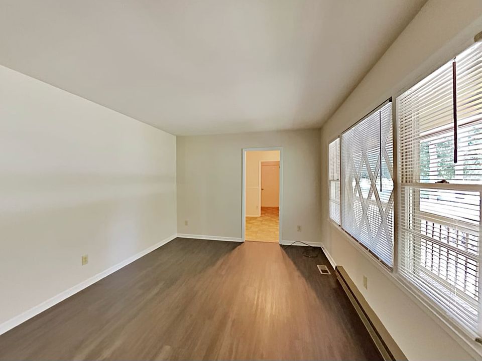 1st image of 1724 Balfour Ln