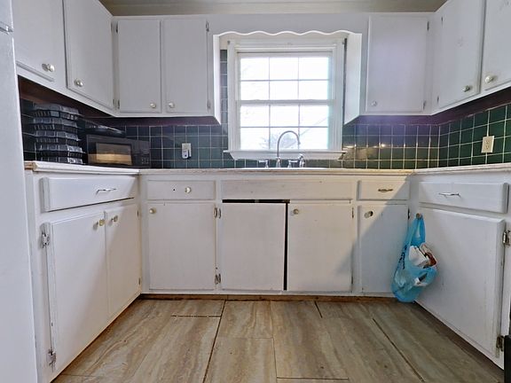 3rd image of 822 Holt Ave #A2
