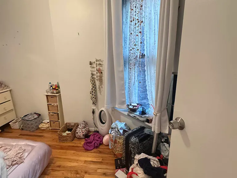 401 E 91st St #10 — Photo 18