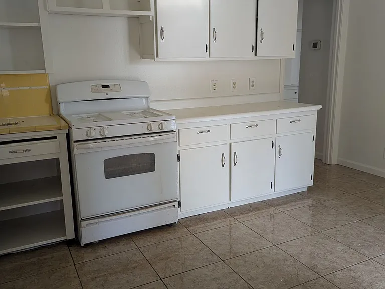 1851 Calimyrna Ave — Photo 6