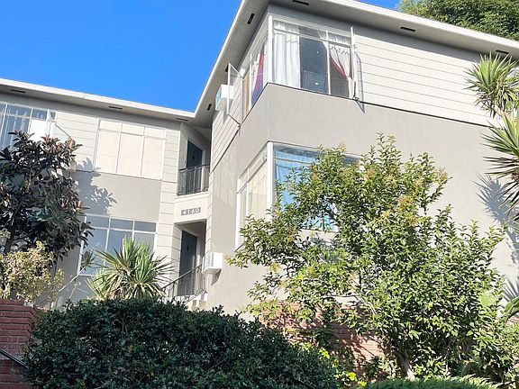 4160 building exterior side walk view