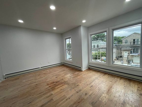 4th image of 623 Bramhall Ave Floor 2