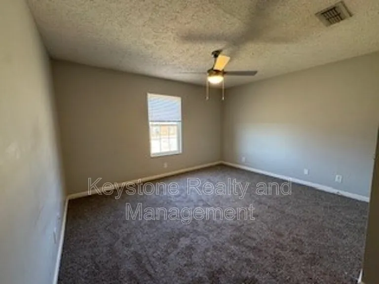 3318 Royster Ln #D — Photo 8
