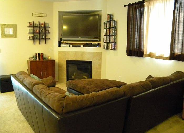 Living room W/ Gas Fireplace