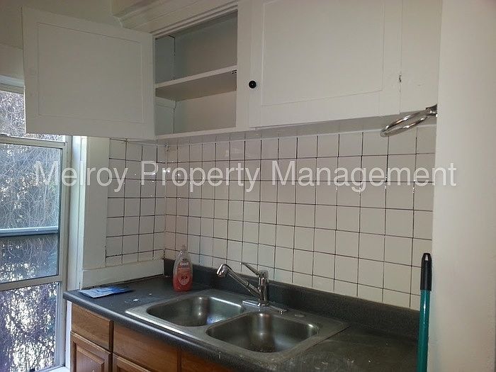 1st image of 440 1/2 31st St