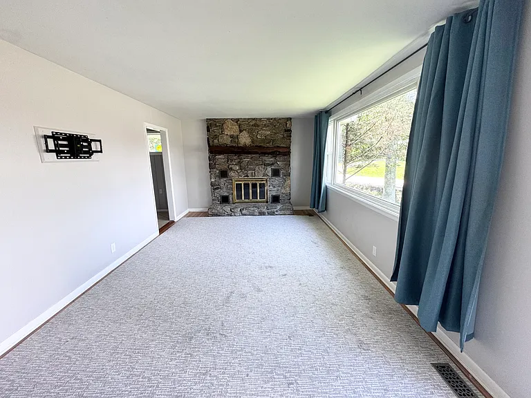 7000 Bonnafair Dr — Photo 6