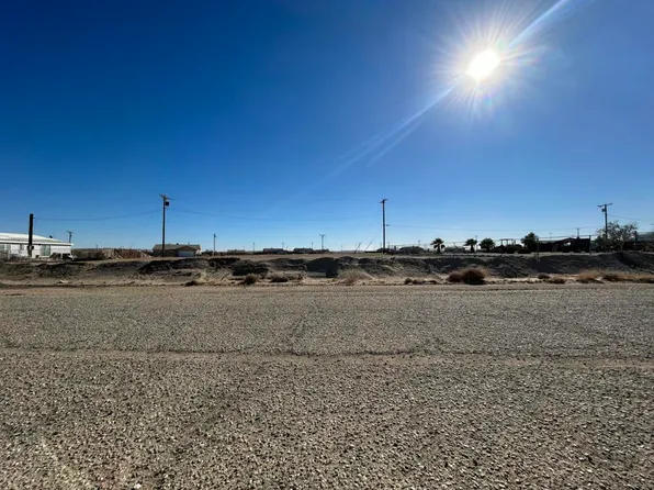 1279 Riviera Cir, Thermal, CA 92274