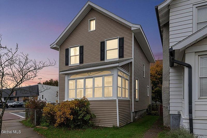 2nd image of 561 Delaware Avenue