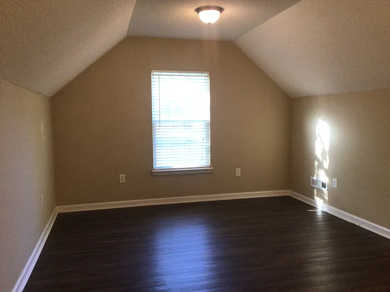 109 Karsten Creek Dr — Photo 16