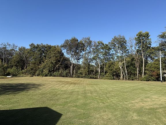 5th image of 107 Ellington Dr