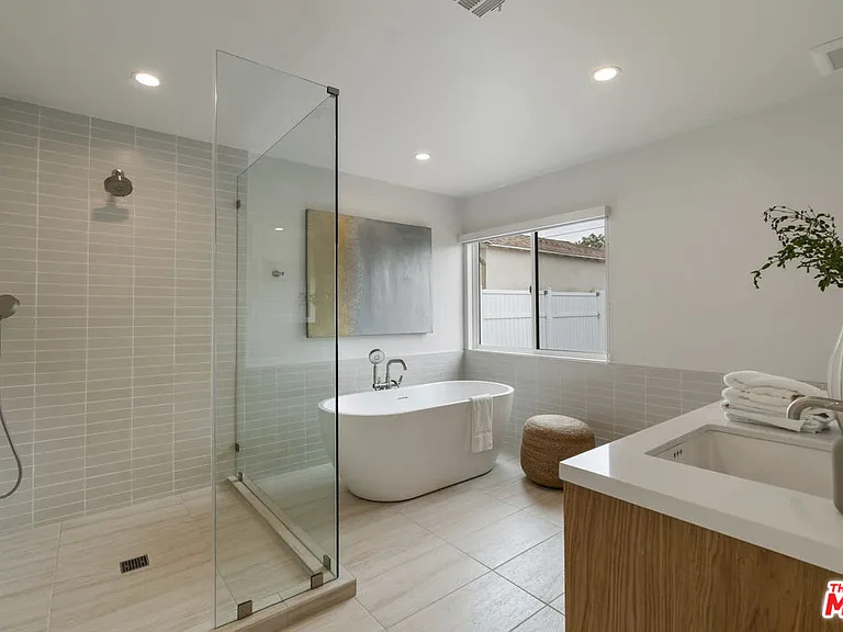 3815 S Cochran Ave — Photo 4