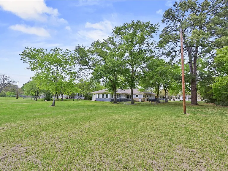 741 Garden Acres Blvd — Photo 25