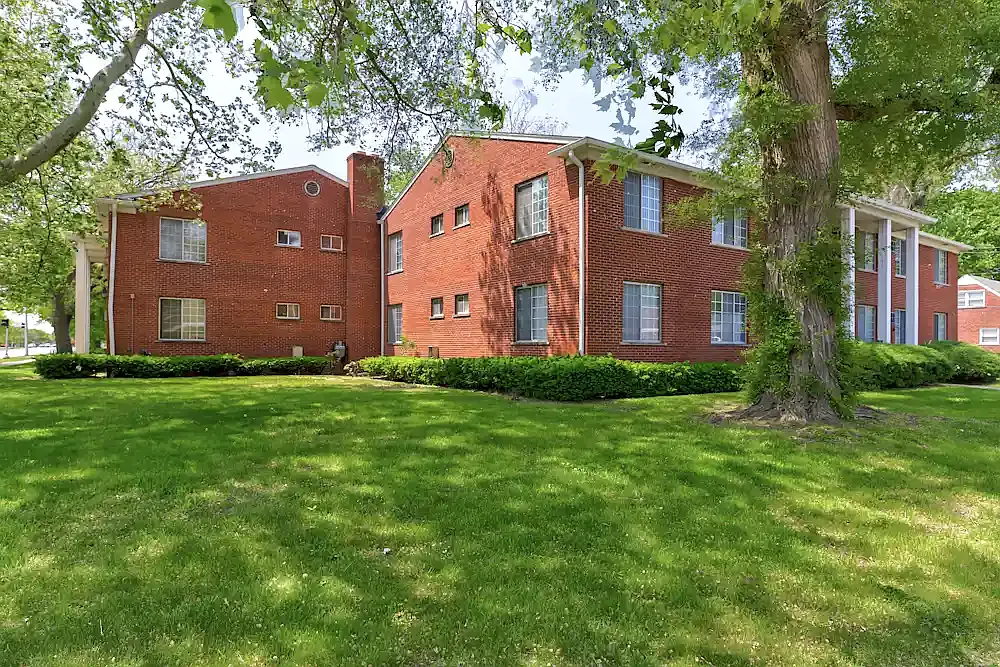 Mauer Manor — Photo 3