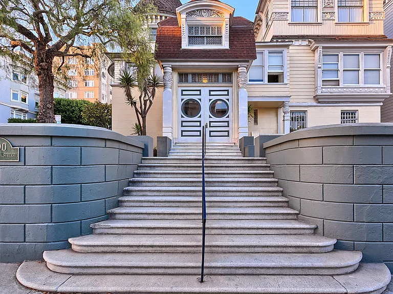 1990 California St #11 — Photo 2
