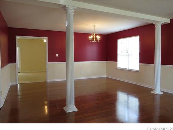 2nd image of 2332 Wexford Way
