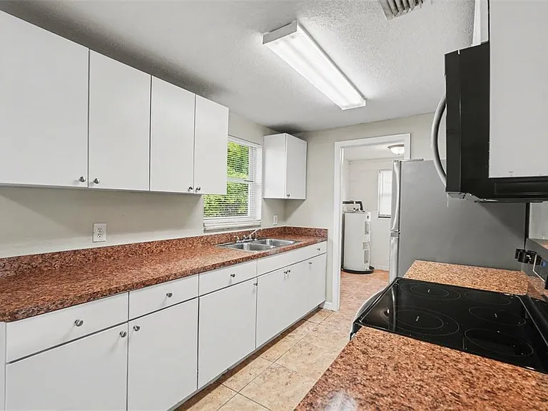 4923 S 82nd St — Photo 11