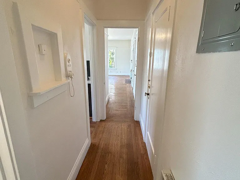 2511 Virginia St #202 — Photo 4