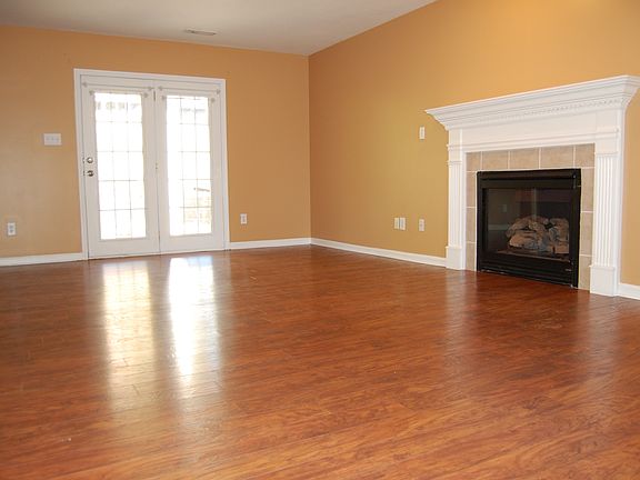 4th image of 205 Whitney Dr
