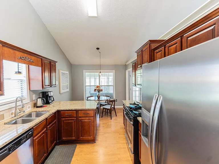 4589 Brook Farms Dr — Photo 14