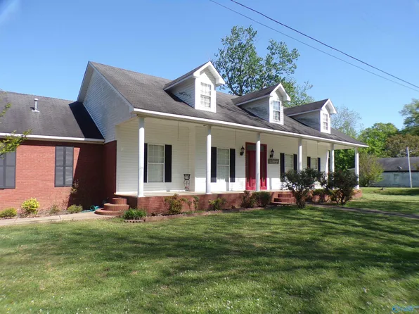 720 Water St, Courtland, AL 35618