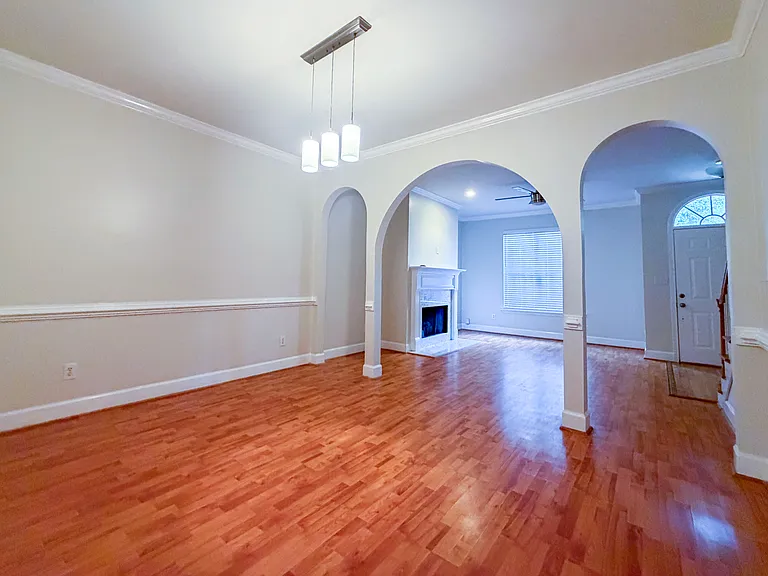 112 Sheffield Ct — Photo 6