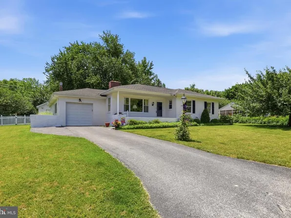 348 Hillside Ln, York, PA 17403