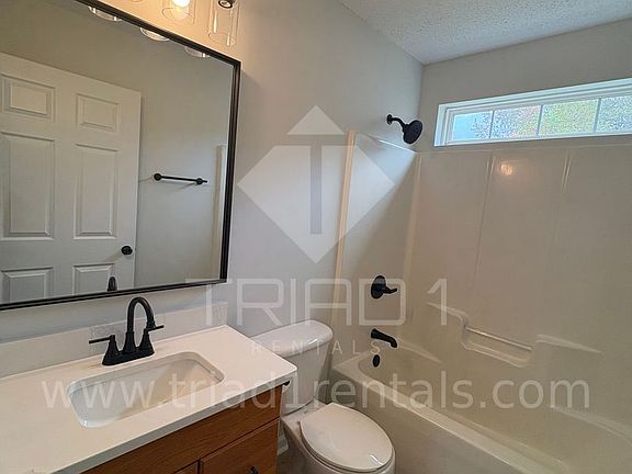4th image of 209 Thomas St