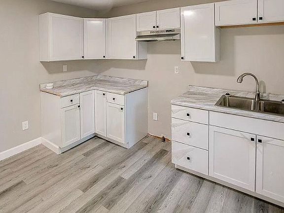 3rd image of 8109 Carol Dr