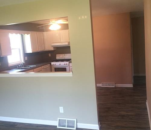 3rd image of 5145 Jenkins Dr