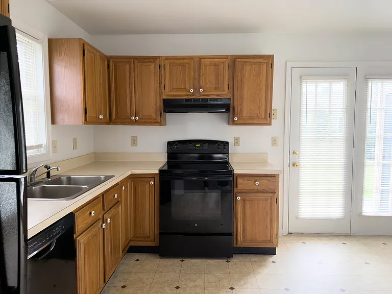 80 Diller Ave #4 — Photo 8
