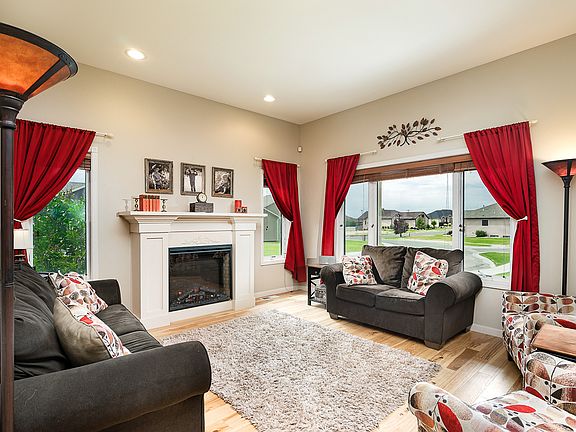 4th image of 3731 Donna Dr
