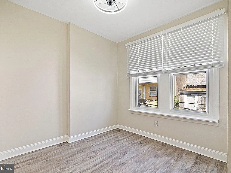 219 E Phil Ellena St — Photo 6
