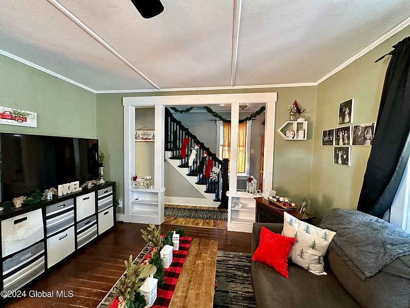 5th image of 23 1st Avenue