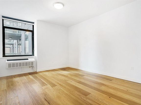 5th image of 180 Nassau St APT 5E