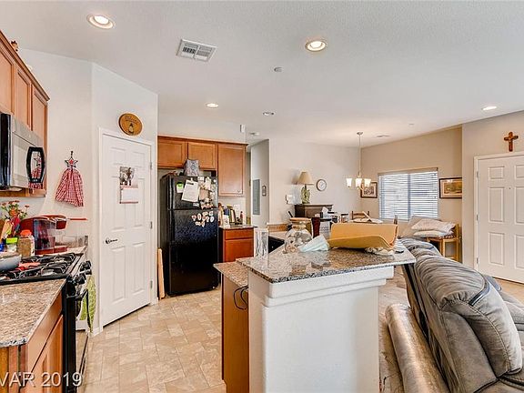 3rd image of 6465 Clara Bow Ave Unit 103