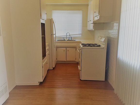 5th image of 118 S Chester Ave APT 18