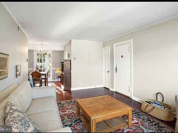 5th image of 2834 S Abingdon St