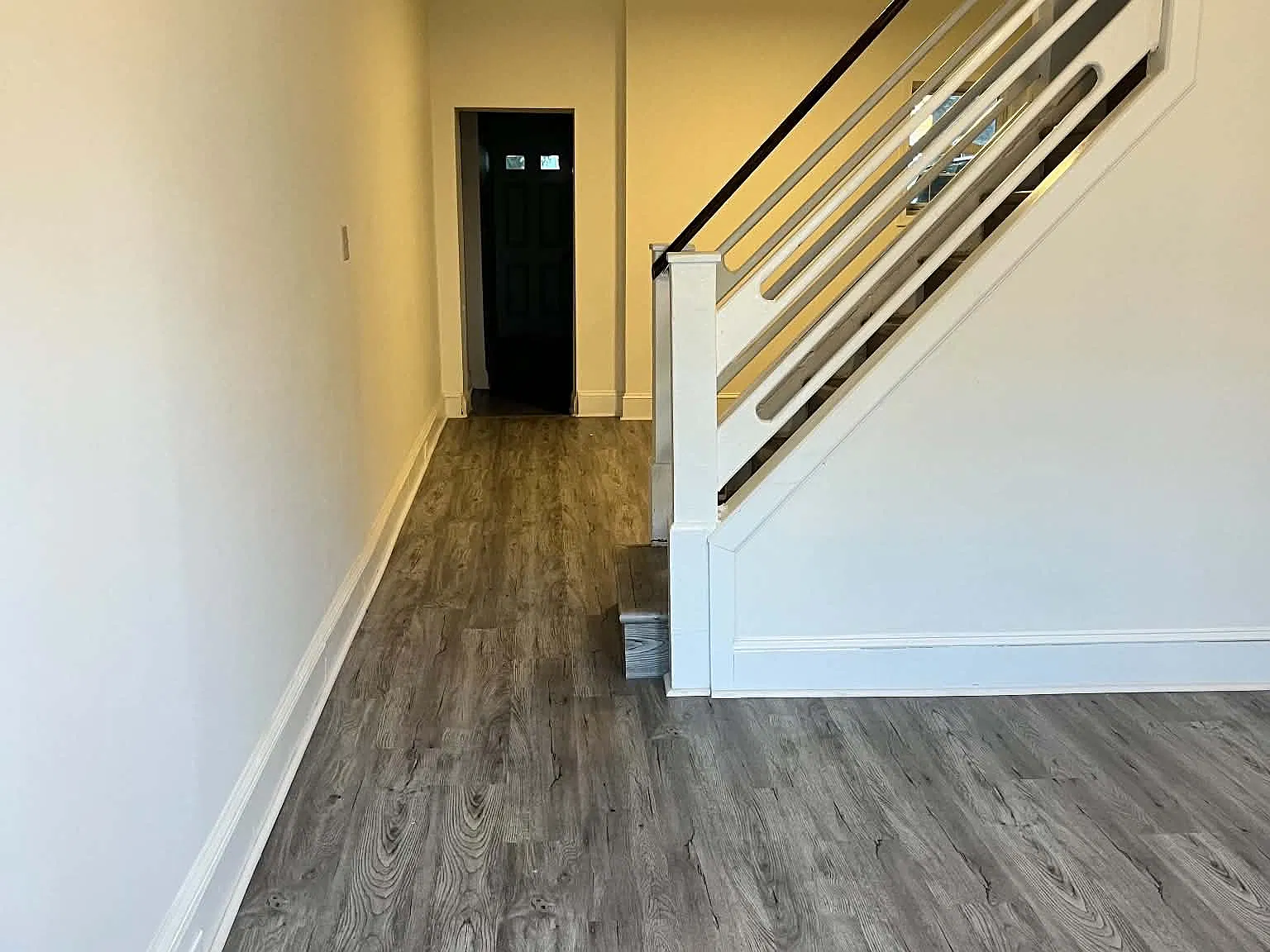 927 Green St — Photo 3