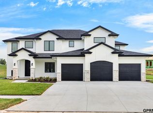 18316 Acorn Dr, Gretna, NE 68028