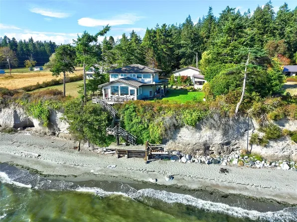 376 Schwartz Road, Nordland, WA 98358