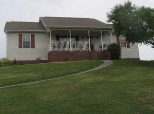 1565 Boardwalk Cir, Morristown, TN 37814