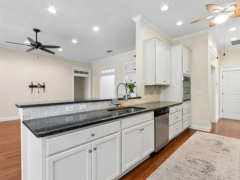 1600 Highland Dunes Way — Photo 7