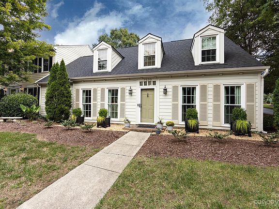 2nd image of 7533 Red Oak Ln